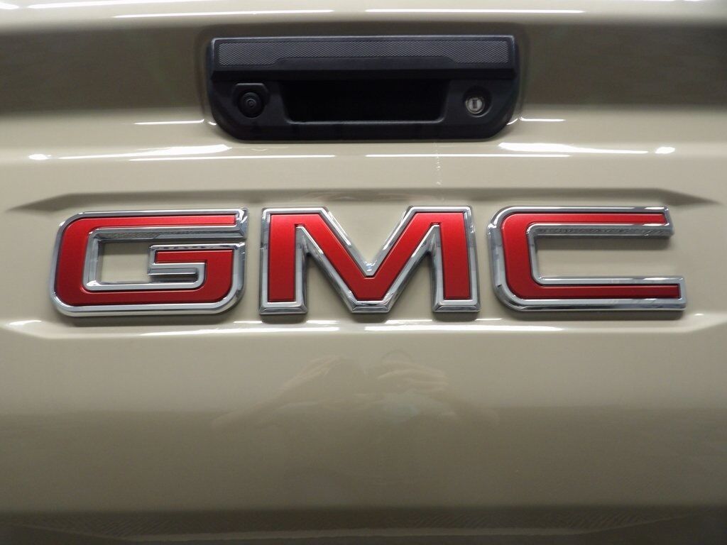 2023 GMC Canyon 4x4 Crew Cab AT4X Fond du Lac WI