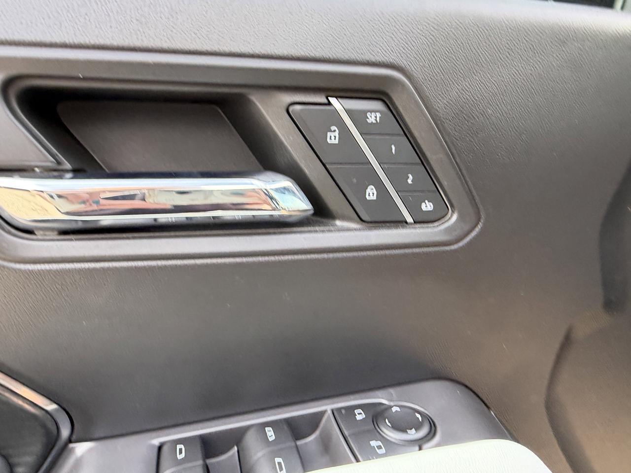 2023 GMC Canyon AT4X Crew Cab 4WD | Low KMs | NAV | Bose Audio | Heated Seats | Remote Start | Wireless Charging Redwater AB