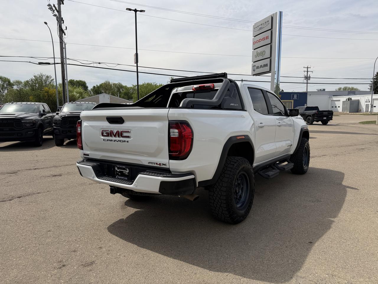 2023 GMC Canyon AT4X Crew Cab 4WD | Low KMs | NAV | Bose Audio | Heated Seats | Remote Start | Wireless Charging Redwater AB