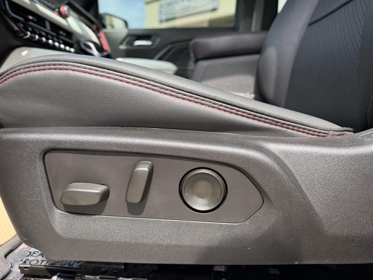 2023 GMC Canyon AT4X Crew Cab 4WD | Low KMs | NAV | Bose Audio | Heated Seats | Remote Start | Wireless Charging Redwater AB