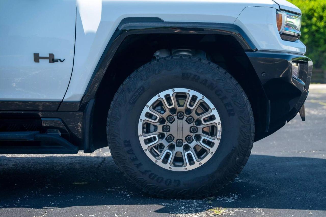2023 GMC HUMMER EV Pickup 3X Pickup 4D 5 ft St. Louis MO