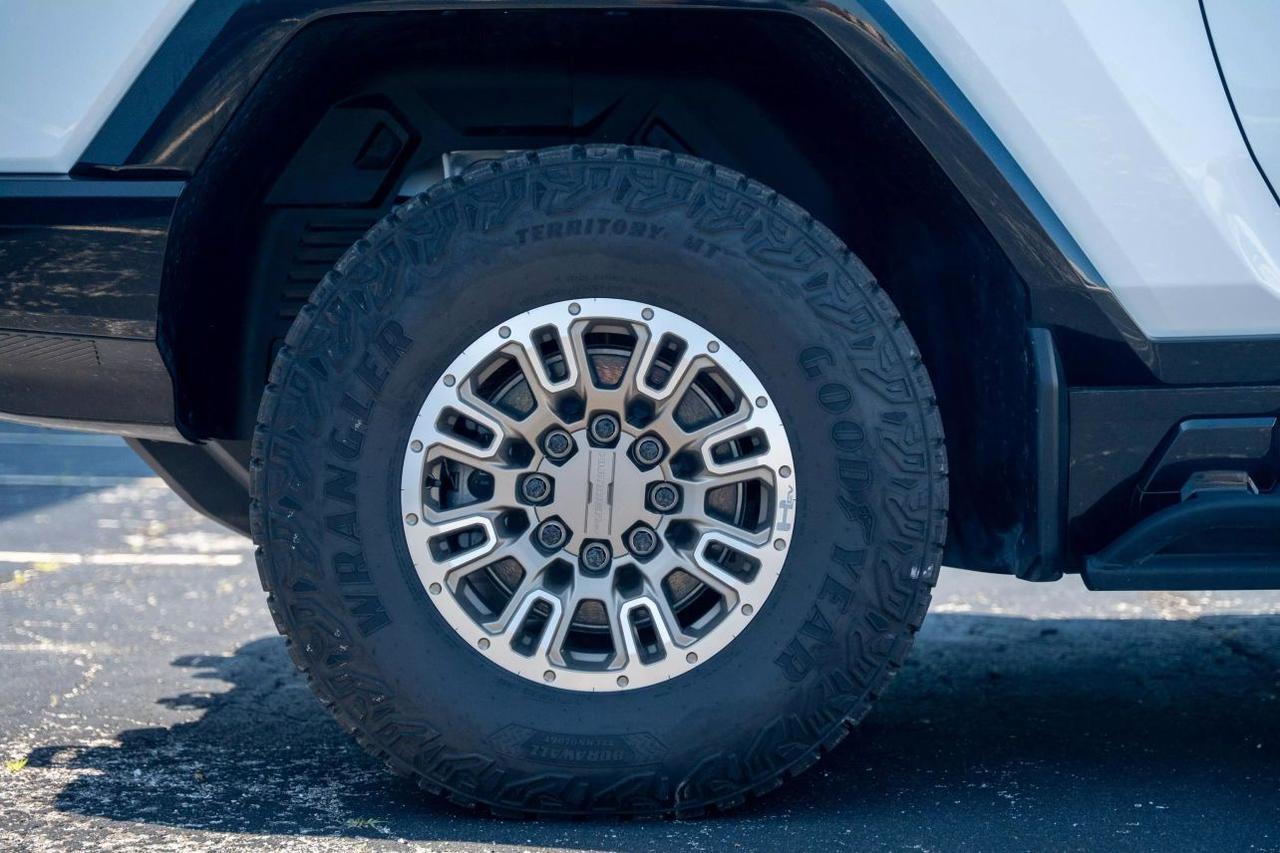 2023 GMC HUMMER EV Pickup 3X Pickup 4D 5 ft St. Louis MO