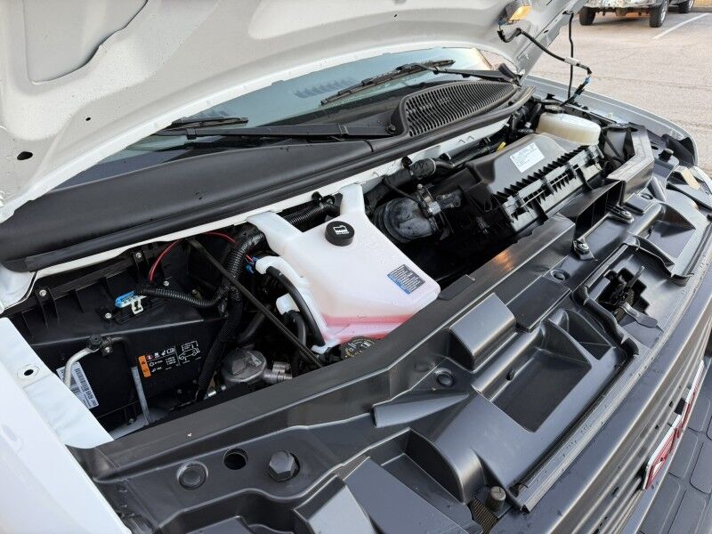 2023 GMC Savana 2500 Cargo Van 12k mi's Collinsville OK