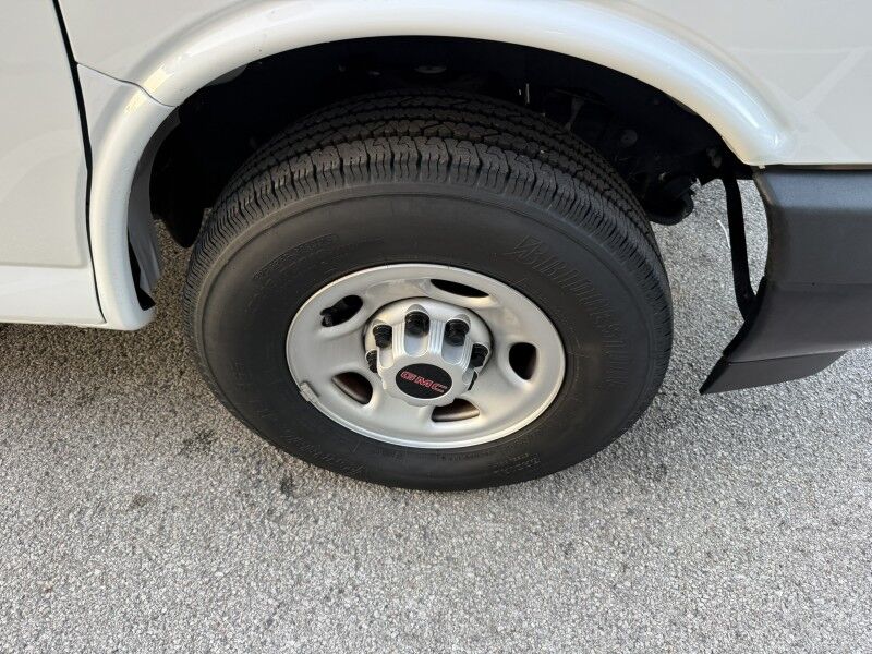 2023 GMC Savana 2500 Cargo Van 12k mi's Collinsville OK