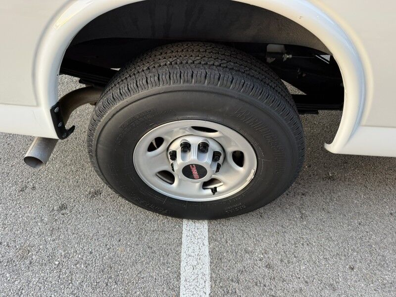 2023 GMC Savana 2500 Cargo Van 12k mi's Collinsville OK