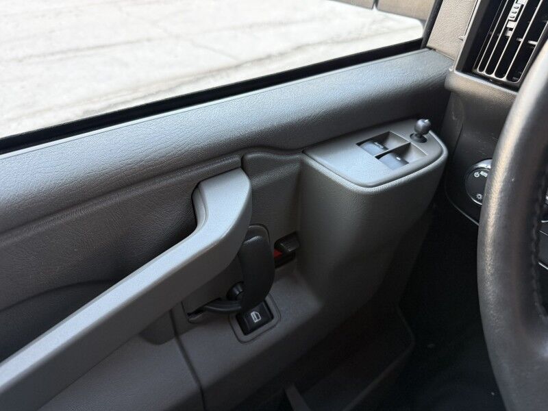 2023 GMC Savana 2500 Cargo Van 12k mi's Collinsville OK