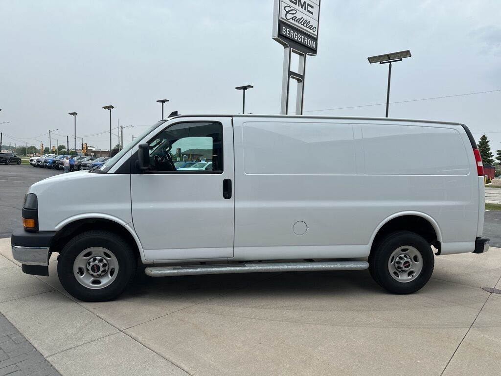 2023 GMC Savana 2500 Work Van Green Bay WI