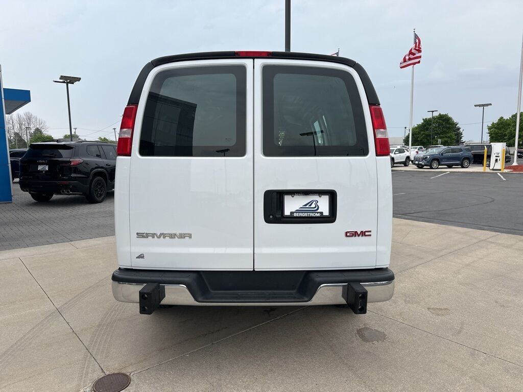 2023 GMC Savana 2500 Work Van Green Bay WI