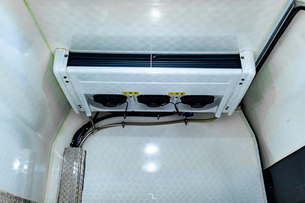 2023 GMC Savana 3500 Cargo Van Reefer BCam Red Deer AB