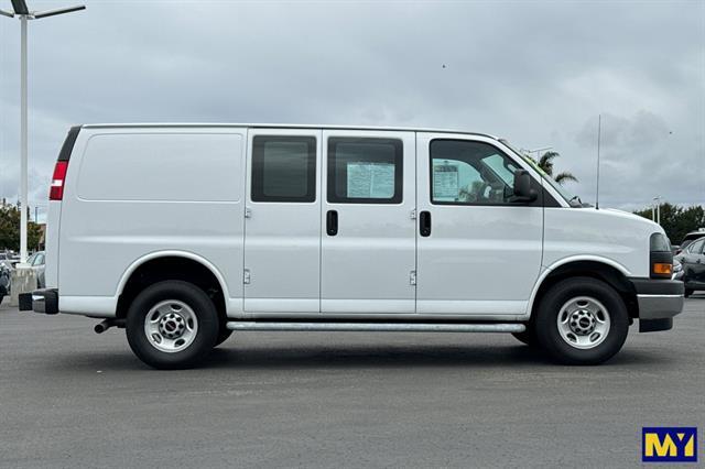 2023 GMC Savana Cargo Van