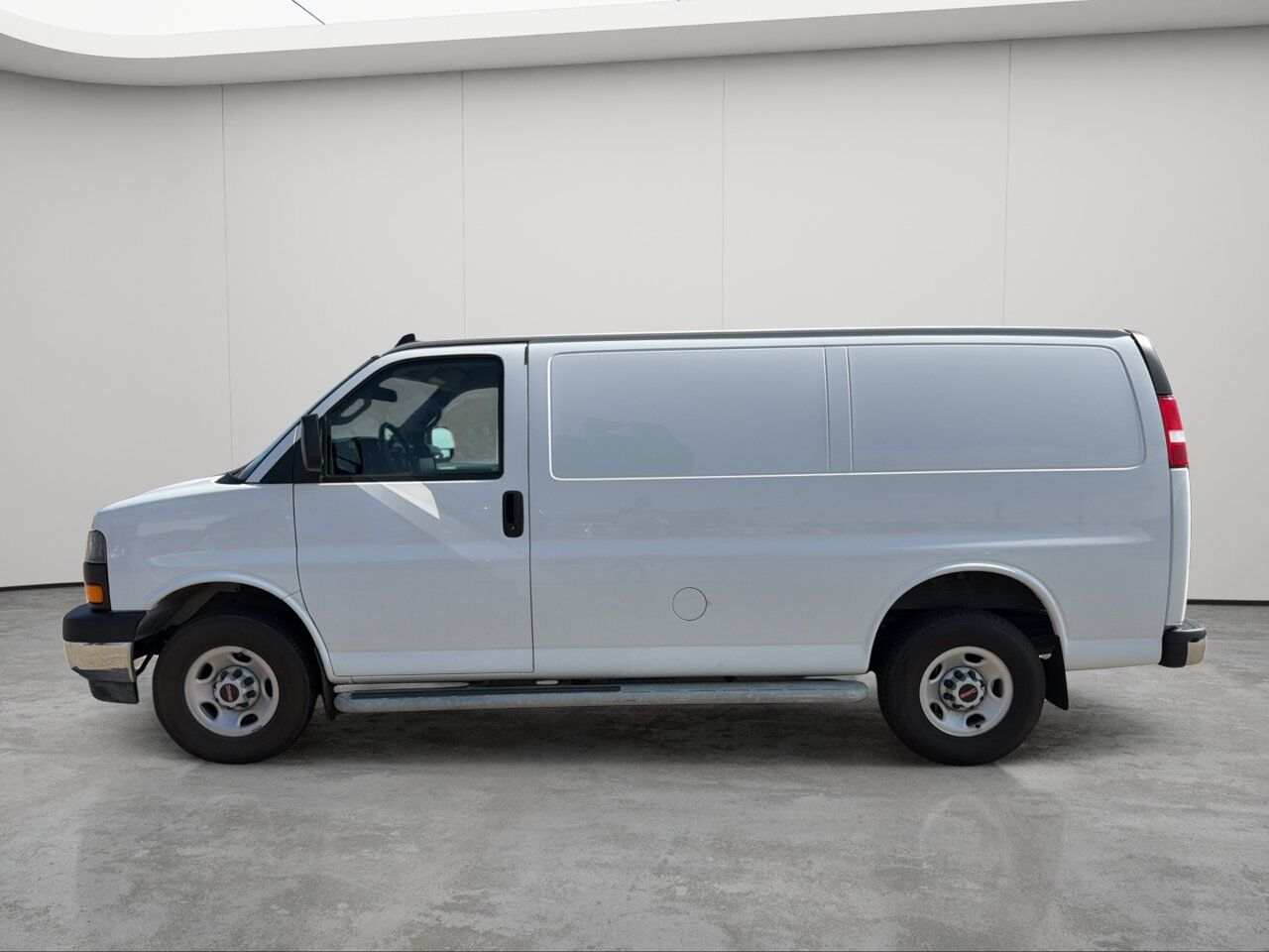 2023 GMC Savana Cargo Van 2500 RWD 135"