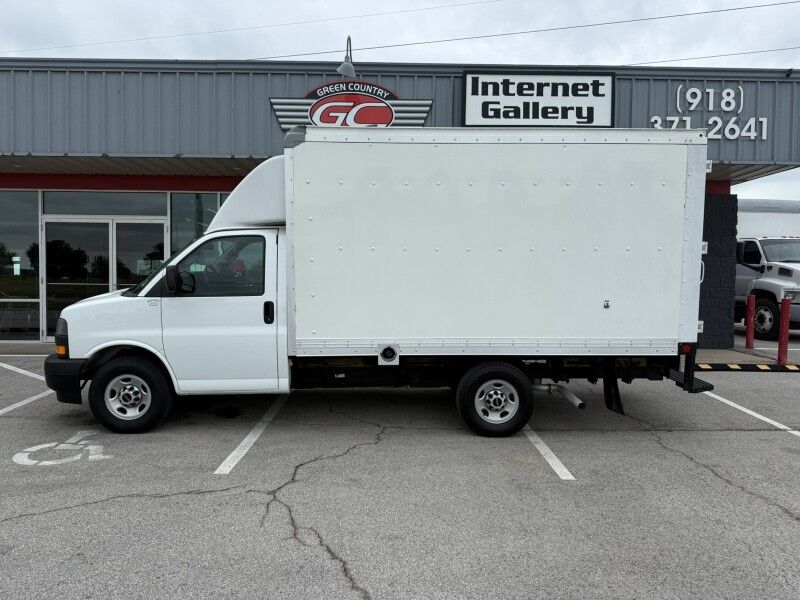 2023 GMC Savana G3500 SRW Box Van w/ Side Door Collinsville OK