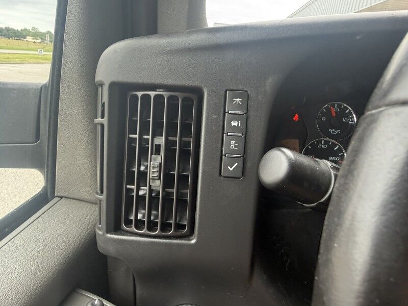 2023 GMC Savana G3500 SRW Box Van w/ Side Door Collinsville OK
