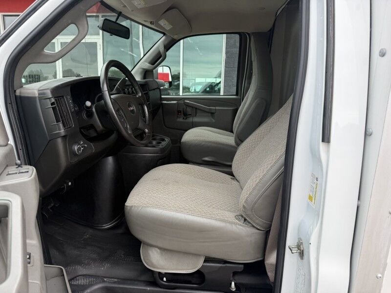 2023 GMC Savana G3500 SRW Box Van w/ Side Door Collinsville OK
