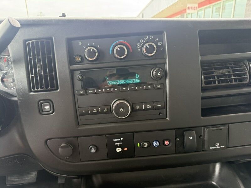 2023 GMC Savana G3500 SRW Box Van w/ Side Door Collinsville OK