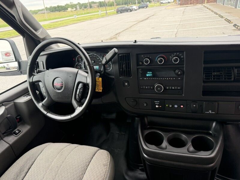 2023 GMC Savana G3500 SRW Box Van w/ Side Door Collinsville OK