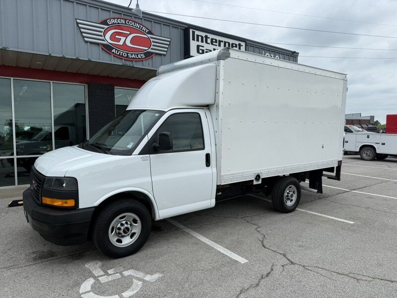 2023 GMC Savana G3500 SRW Box Van w/ Side Door Collinsville OK