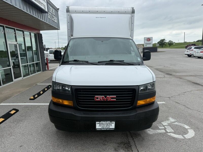 2023 GMC Savana G3500 SRW Box Van w/ Side Door Collinsville OK