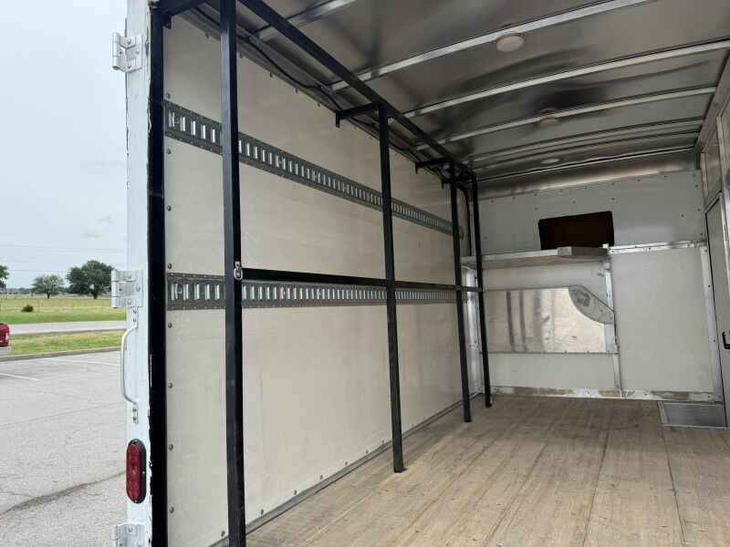 2023 GMC Savana G3500 SRW Box Van w/ Side Door Collinsville OK