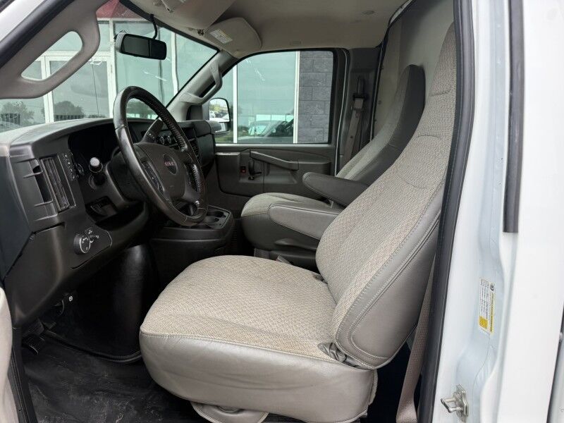 2023 GMC Savana G3500 SRW Box Van w/ Side Door Collinsville OK