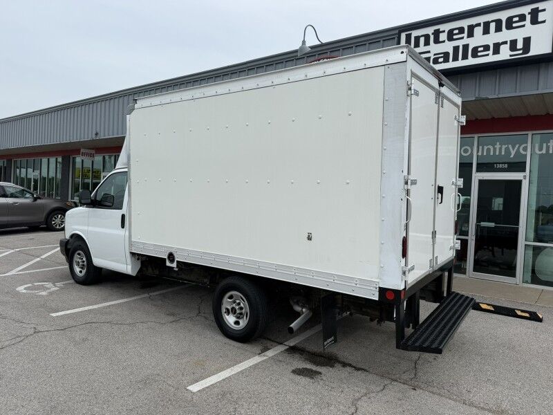 2023 GMC Savana G3500 SRW Box Van w/ Side Door Collinsville OK