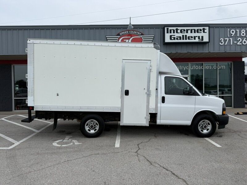 2023 GMC Savana's photo