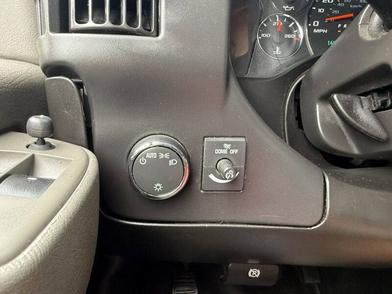 2023 GMC Savana G3500 SRW Box Van w/ Side Door Collinsville OK