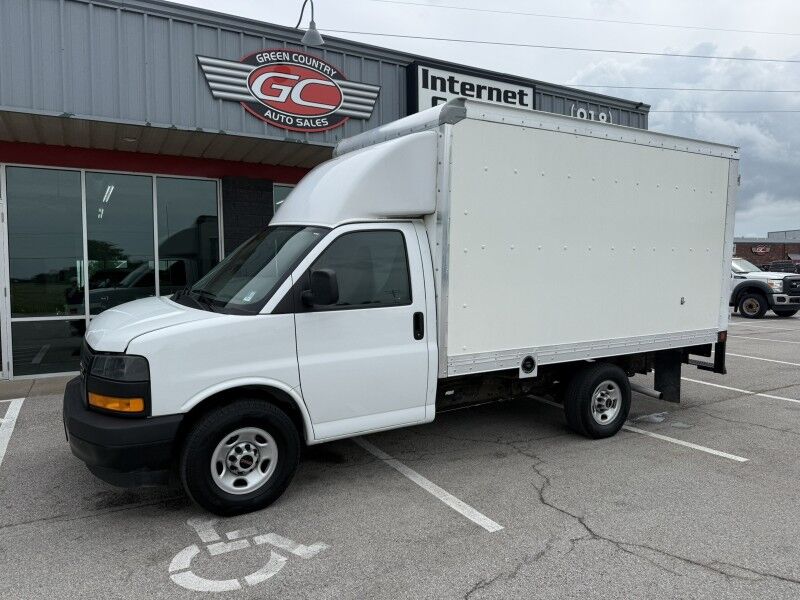 2023 GMC Savana G3500 SRW Box Van w/ Side Door Collinsville OK