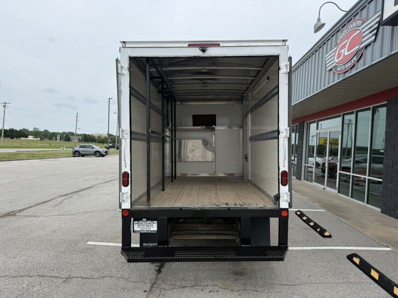 2023 GMC Savana G3500 SRW Box Van w/ Side Door Collinsville OK