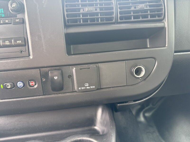 2023 GMC Savana G3500 SRW Box Van w/ Side Door Collinsville OK