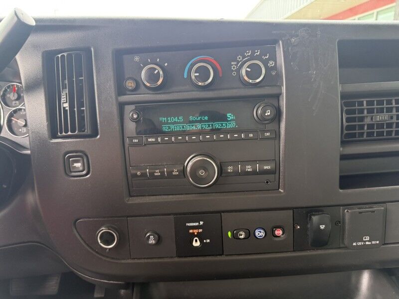 2023 GMC Savana G3500 SRW Box Van w/ Side Door Collinsville OK