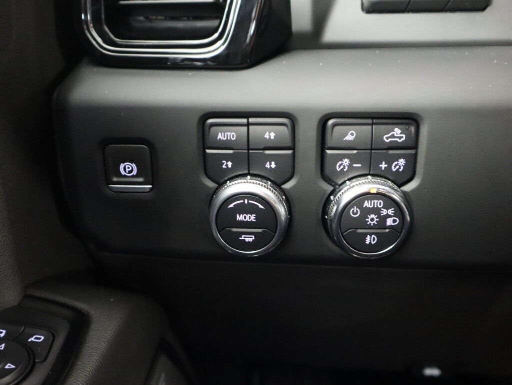 2023 GMC Sierra 1500 4WD Crew Cab AT4 Duramax Diesel Maumee OH