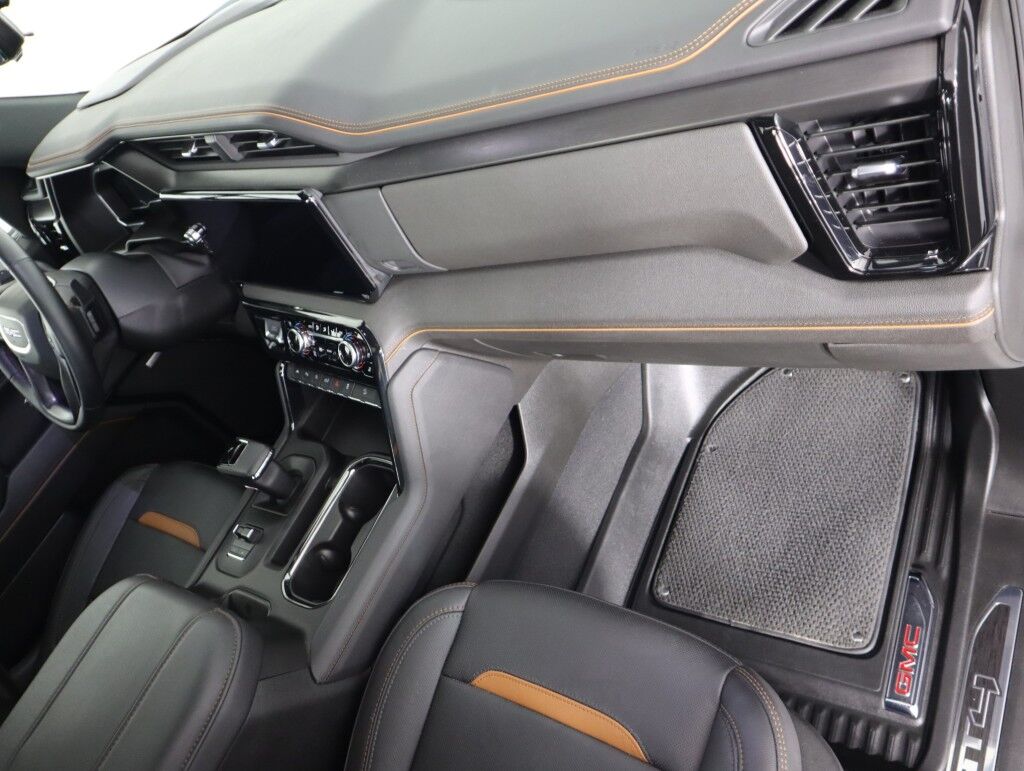 2023 GMC Sierra 1500 4WD Crew Cab AT4 Duramax Diesel Maumee OH