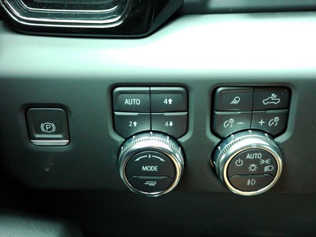 2023 GMC Sierra 1500 4WD Crew Cab Short Box AT4 Plano TX