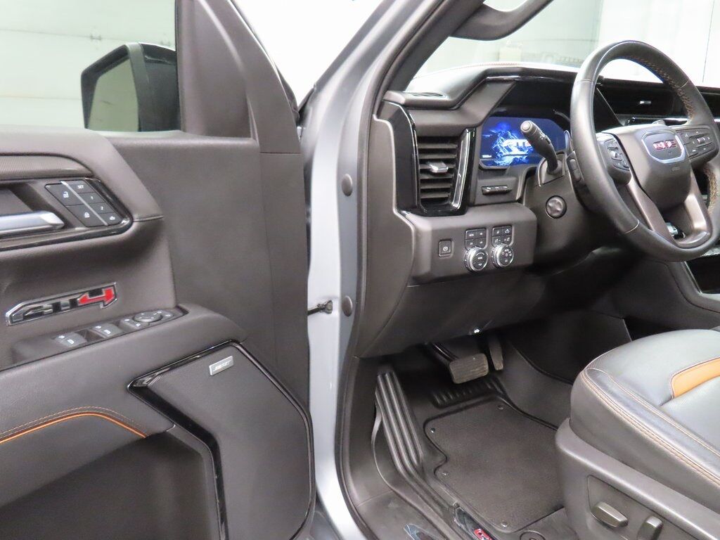 2023 GMC Sierra 1500 4x4 Crew Cab AT4 Fond du Lac WI