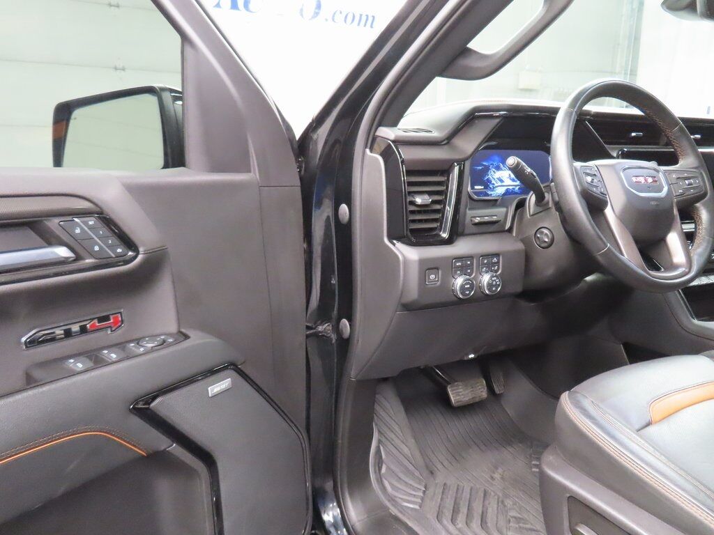 2023 GMC Sierra 1500 4x4 Crew Cab AT4 Fond du Lac WI