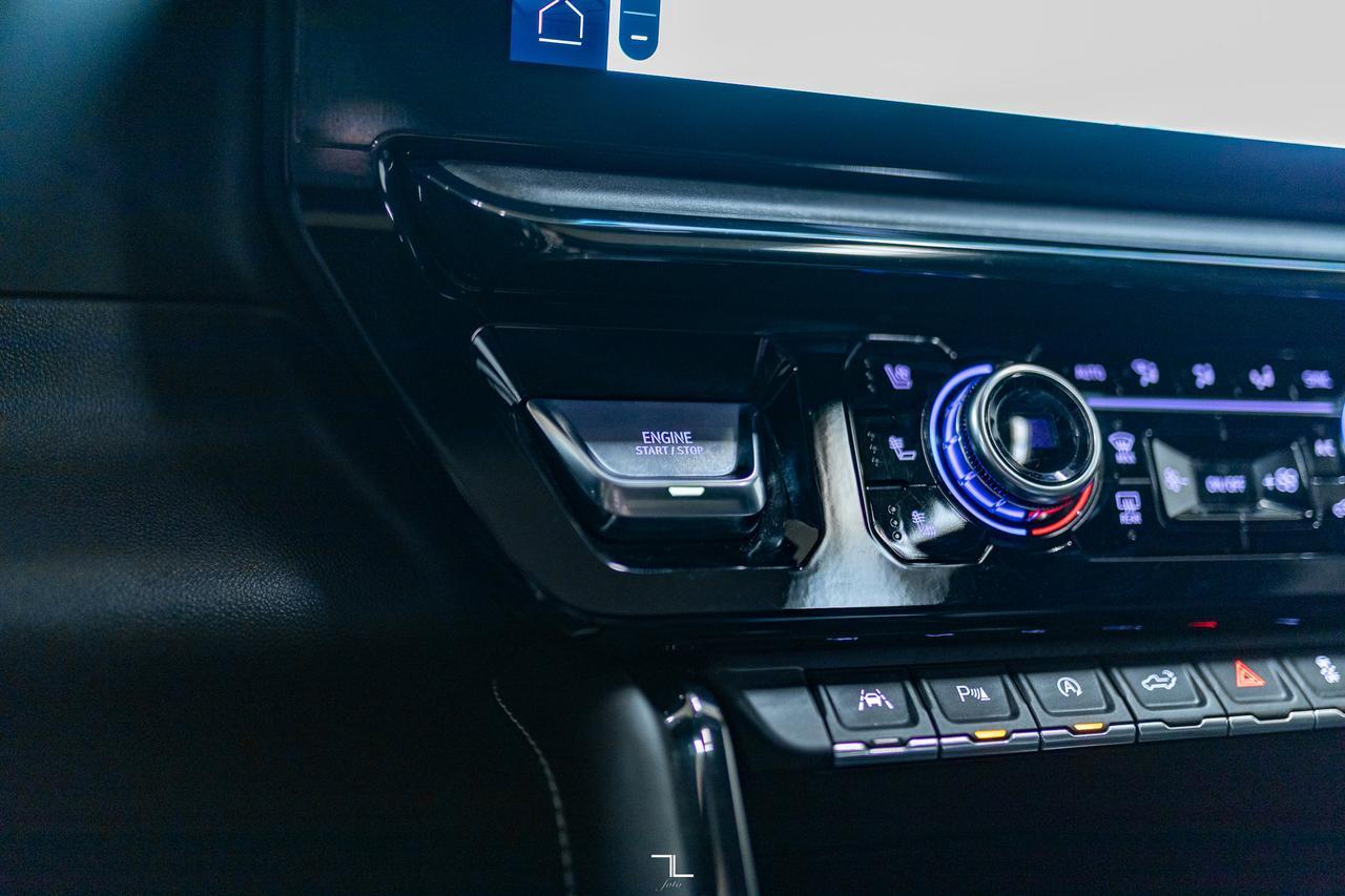 2023 GMC Sierra 1500 4x4 Crew Cab AT4X Leather Roof Nav BCam Red Deer AB