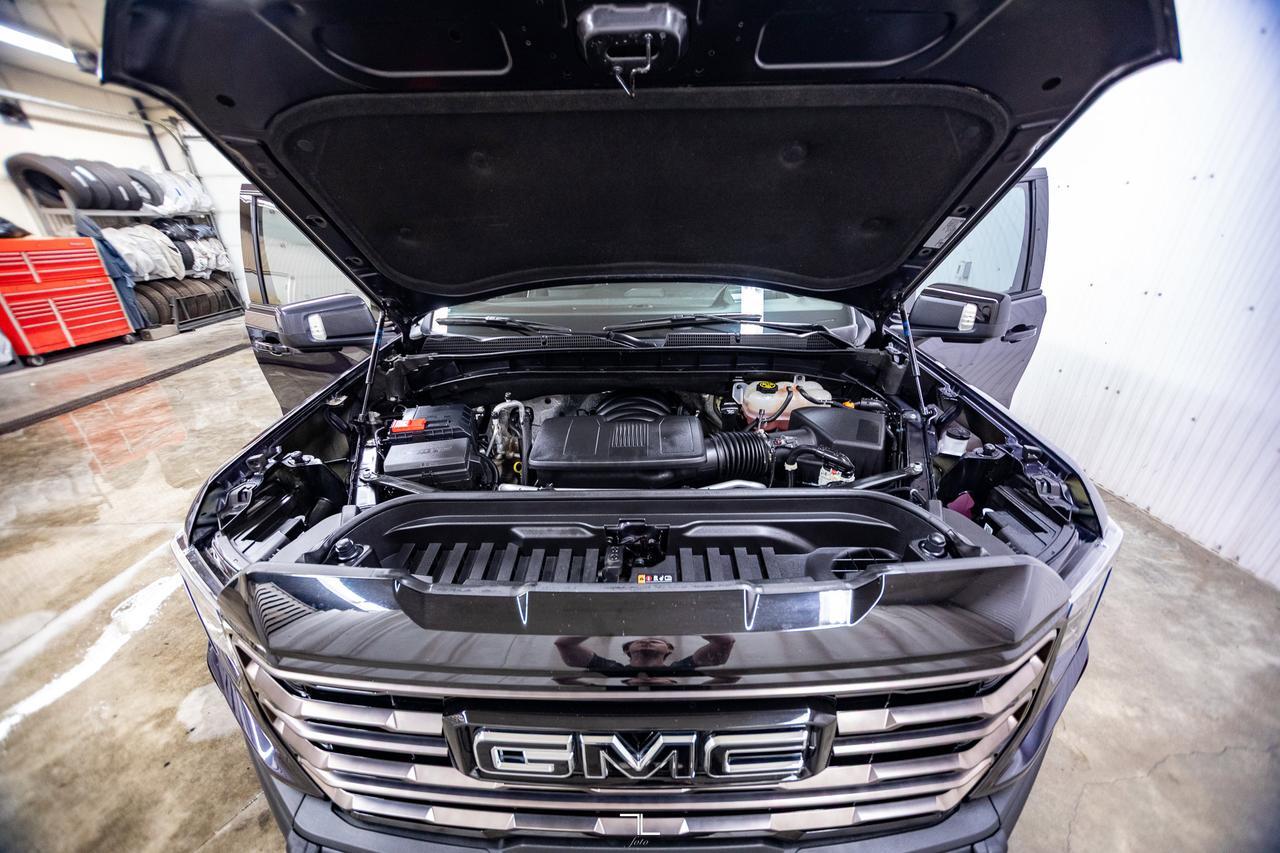 2023 GMC Sierra 1500 4x4 Crew Cab AT4X Leather Roof Nav BCam Red Deer AB
