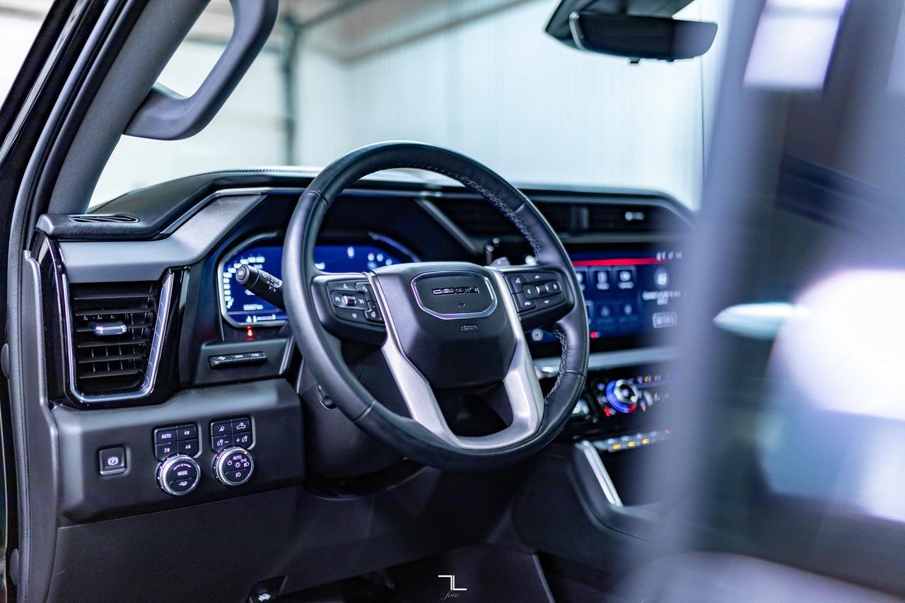 2023 GMC Sierra 1500 4x4 Crew Cab Denali Leather Roof Nav Red Deer AB