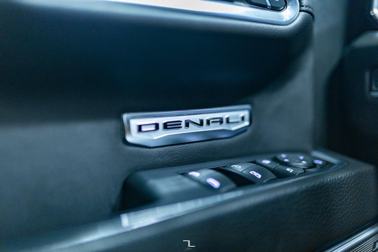 2023 GMC Sierra 1500 4x4 Crew Cab Denali Leather Roof Nav Red Deer AB