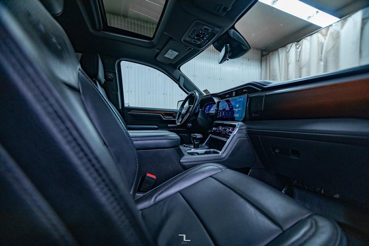 2023 GMC Sierra 1500 4x4 Crew Cab Denali Leather Roof Nav Red Deer AB