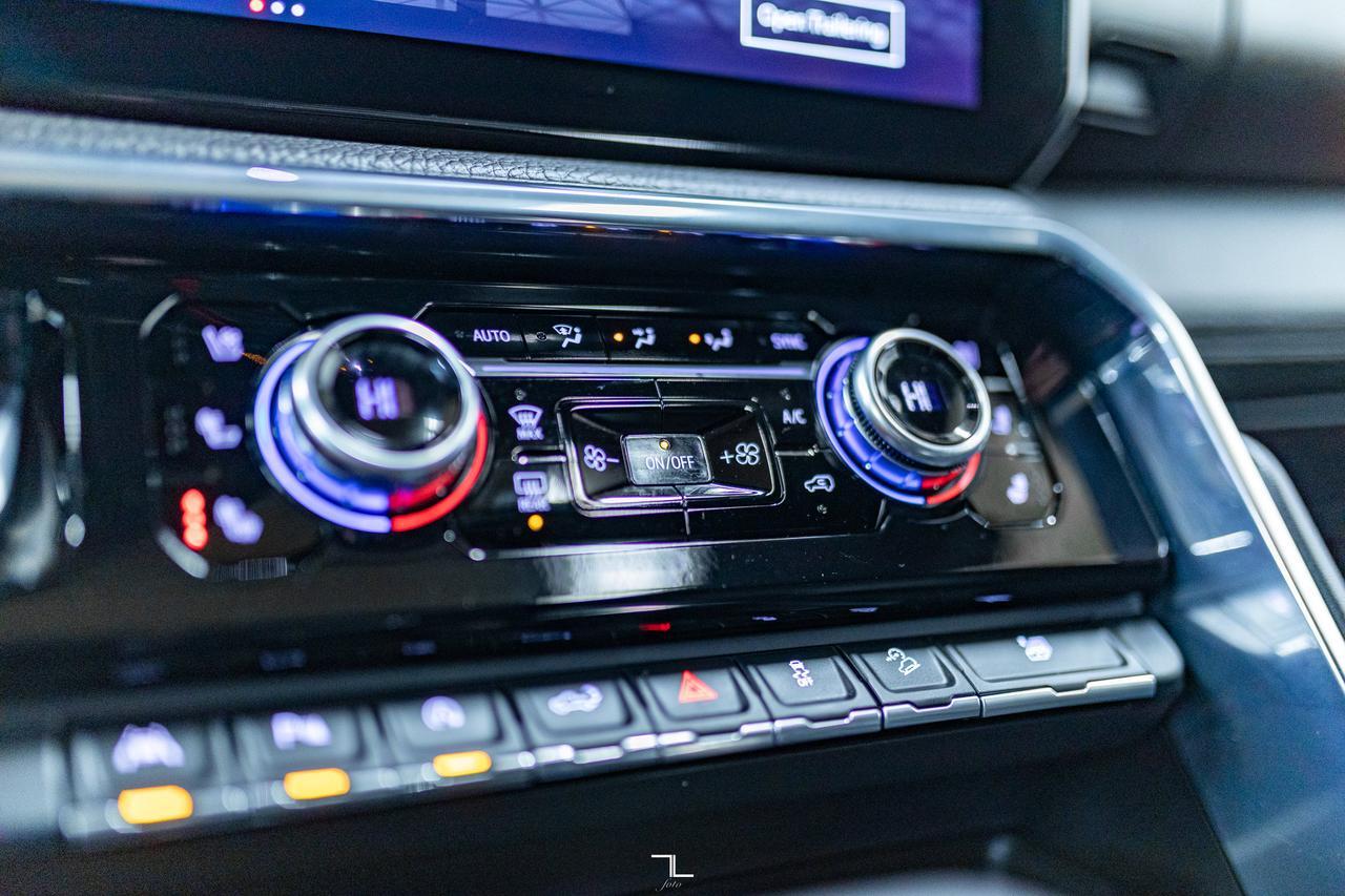 2023 GMC Sierra 1500 4x4 Crew Cab Denali Leather Roof Nav Red Deer AB