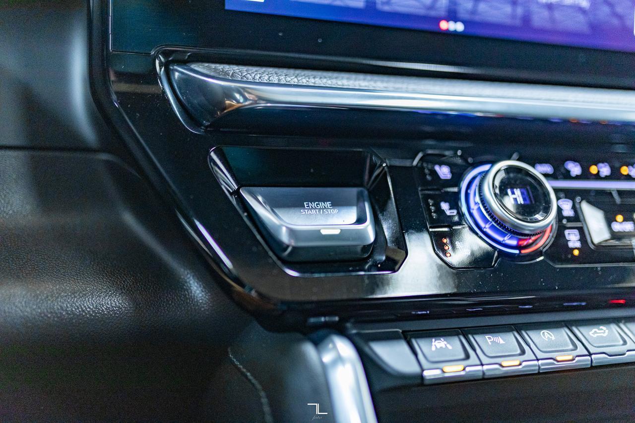 2023 GMC Sierra 1500 4x4 Crew Cab Denali Leather Roof Nav Red Deer AB