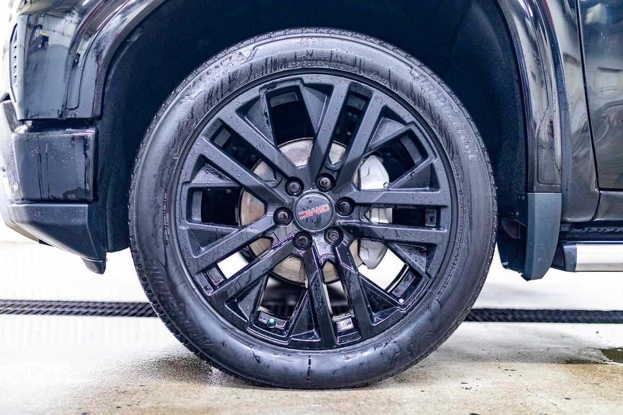 2023 GMC Sierra 1500 4x4 Crew Cab Denali Leather Roof Nav Red Deer AB