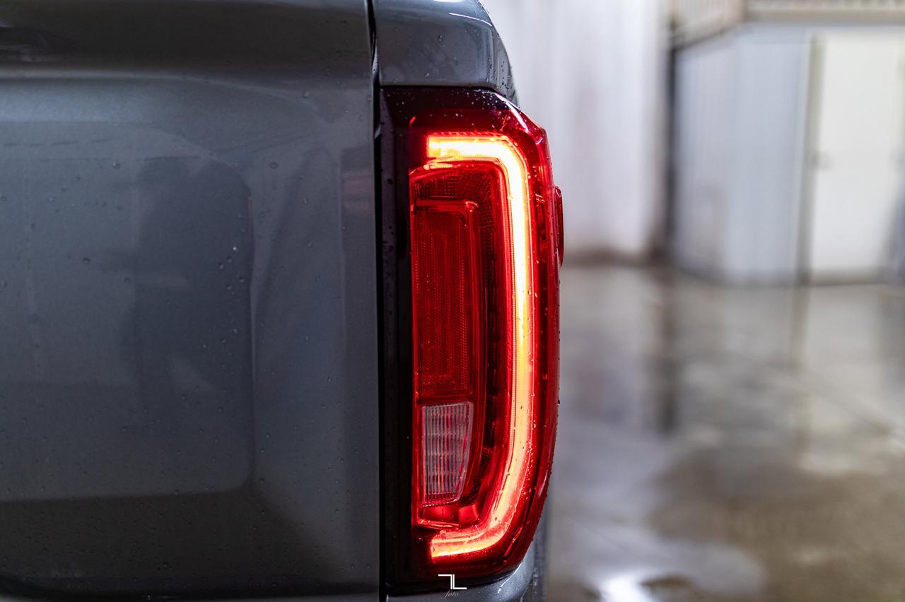 2023 GMC Sierra 1500 4x4 Crew Cab SLT Leather Nav BCam Red Deer AB