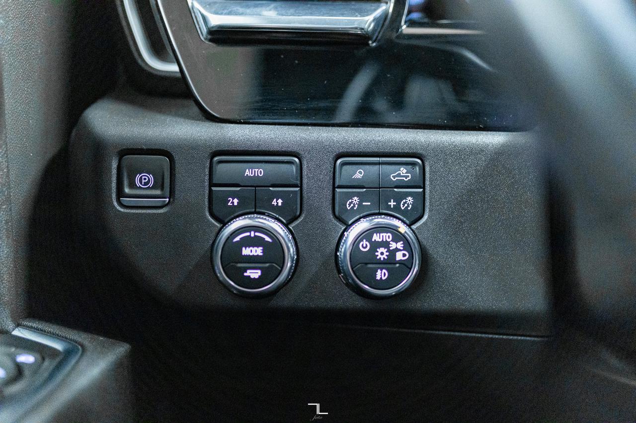 2023 GMC Sierra 1500 4x4 Crew Cab SLT Leather Nav BCam Red Deer AB