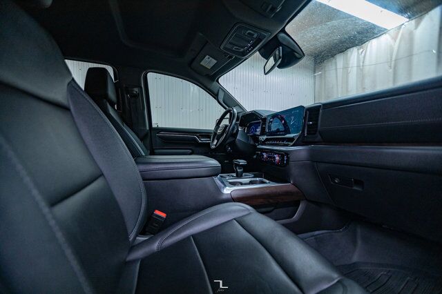 2023 GMC Sierra 1500 4x4 Crew Cab SLT Leather Nav BCam Red Deer AB