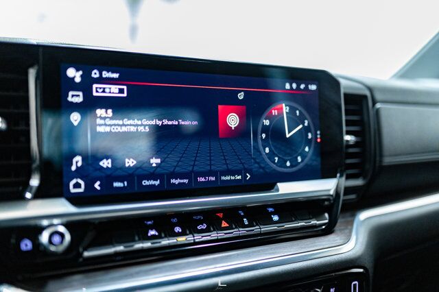 2023 GMC Sierra 1500 4x4 Crew Cab SLT Leather Nav BCam Red Deer AB