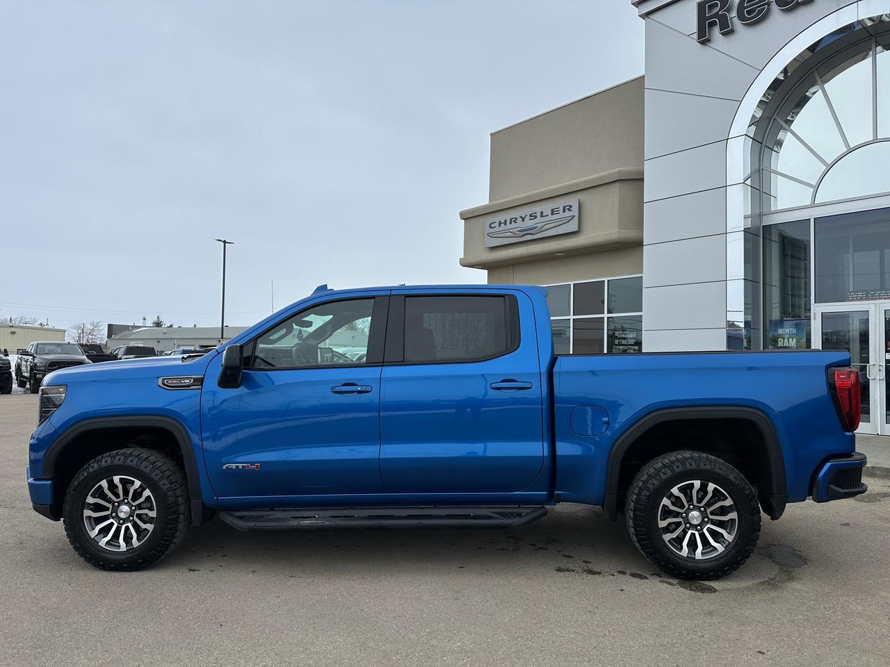 2023 GMC Sierra 1500 AT4 | Sun Roof | Premium Pgk | Tech Pkg | Multi Pro Tailgate | 360 Camera | Tow Pkg | Box Liner Redwater AB