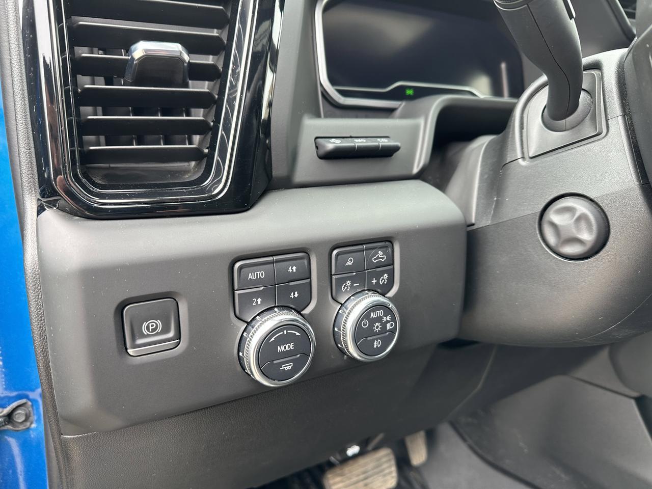 2023 GMC Sierra 1500 AT4 | Sun Roof | Premium Pgk | Tech Pkg | Multi Pro Tailgate | 360 Camera | Tow Pkg | Box Liner Redwater AB